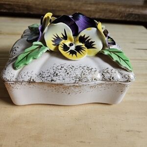 Vintage Porcelain Capodimonte Lidded Trinket Box